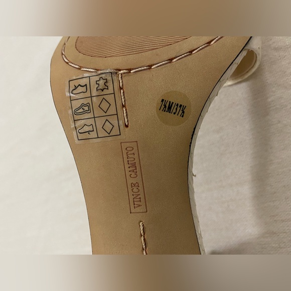 Gorgeous two tone Vince Camuto heels - Picture 10 of 15